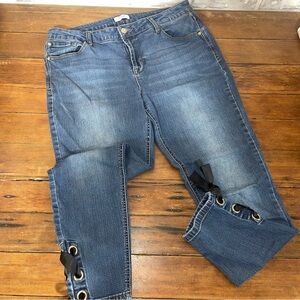 Kensie Blue Ankle Cropped Jeans with Modern Wash size 12